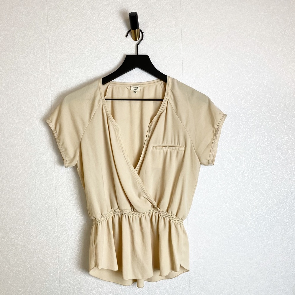 Aritzia Wilfred Cream Nude Peplum Surplice Faux Wrap Top with Pocket V Chiffon
